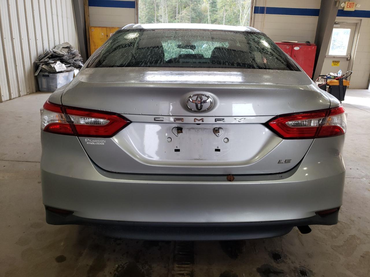 4T1B11HK2JU095927 2018 Toyota Camry L