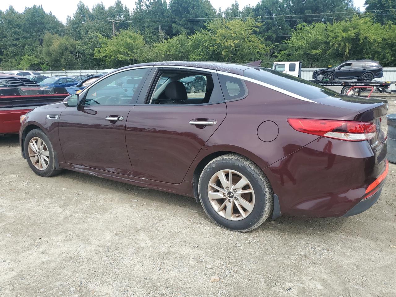 5XXGT4L38JG218237 2018 KIA OPTIMA - Image 2