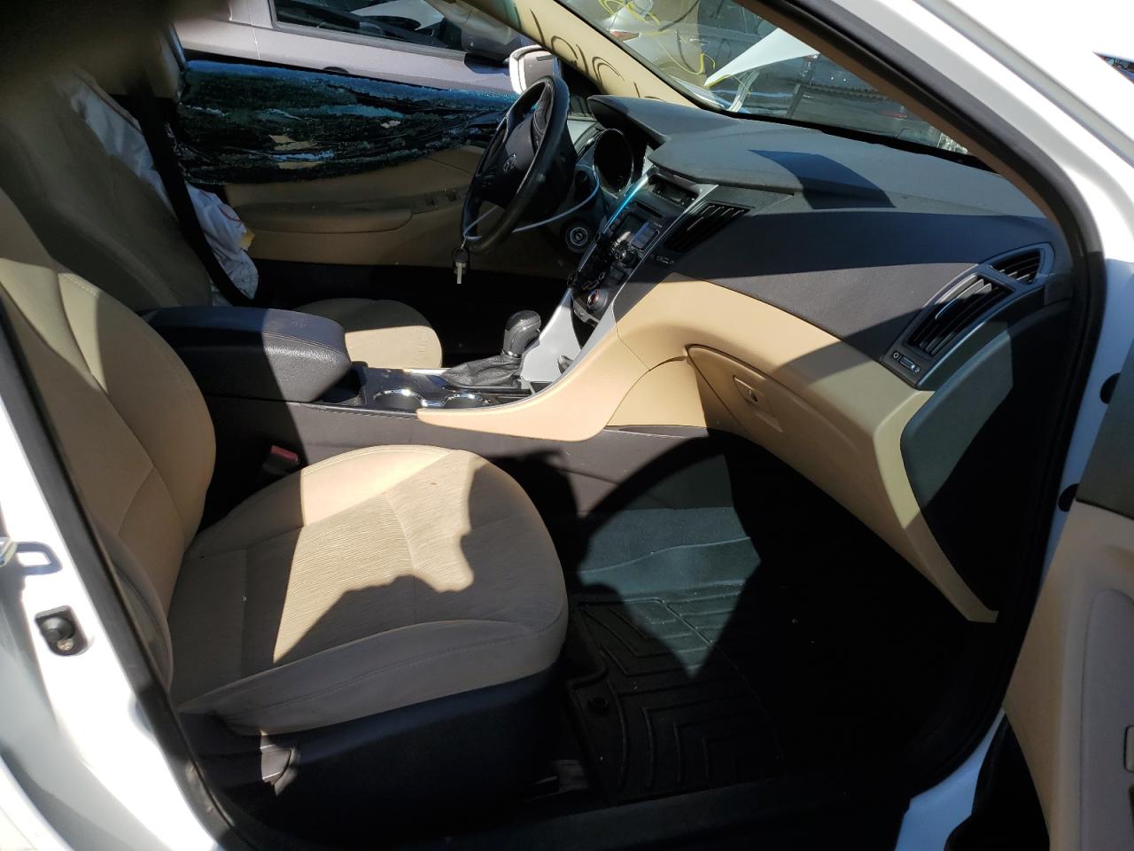 2011 Hyundai Sonata - Image 7