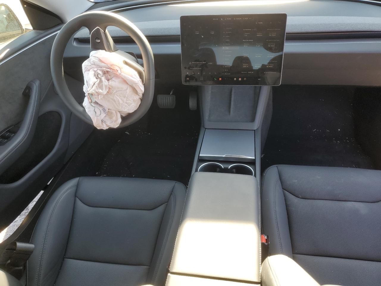 5YJ3E1EA2RF744087 2024 Tesla Model 3