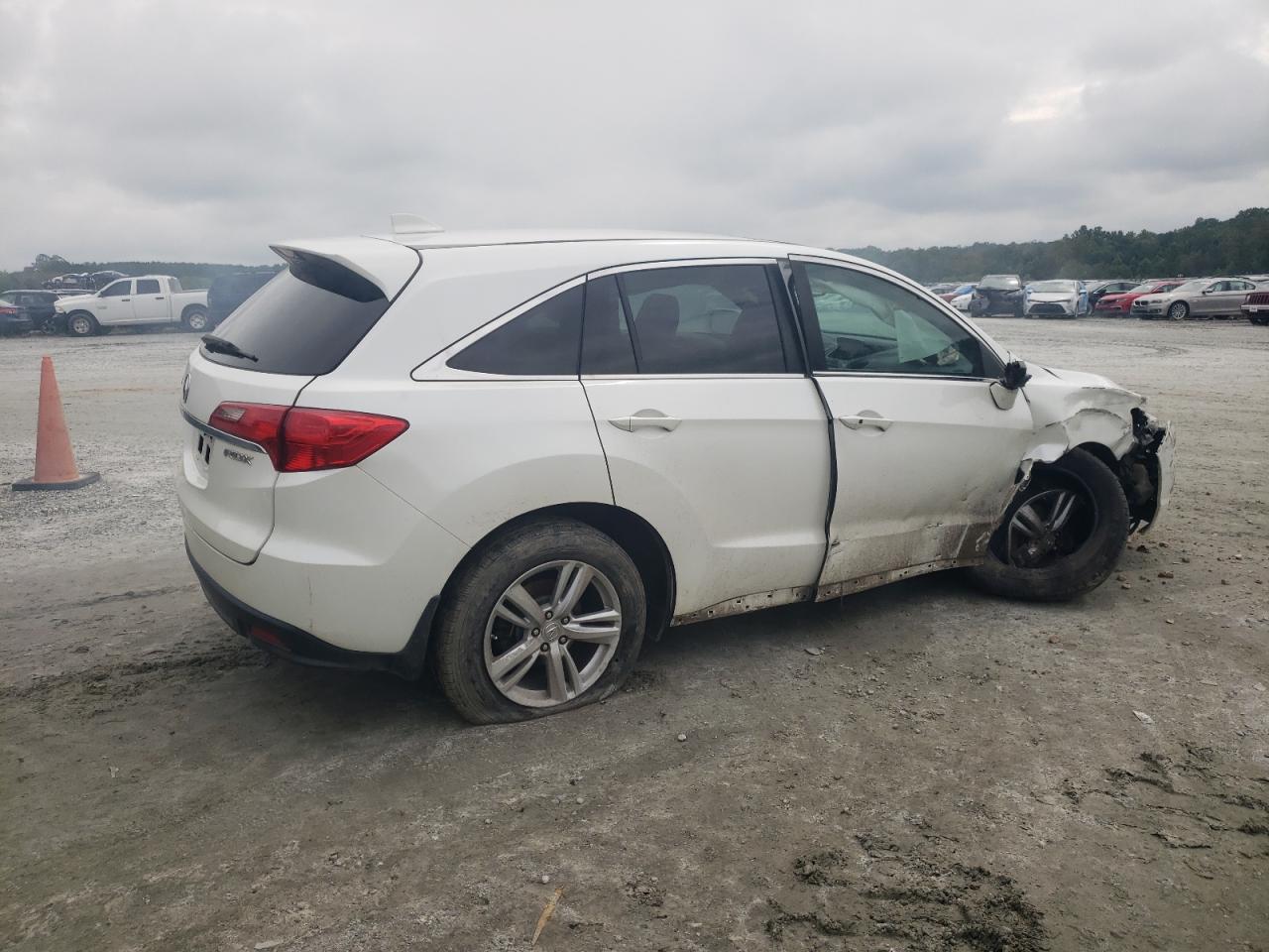 VIN 5J8TB3H33DL000894 2013 ACURA RDX no.3