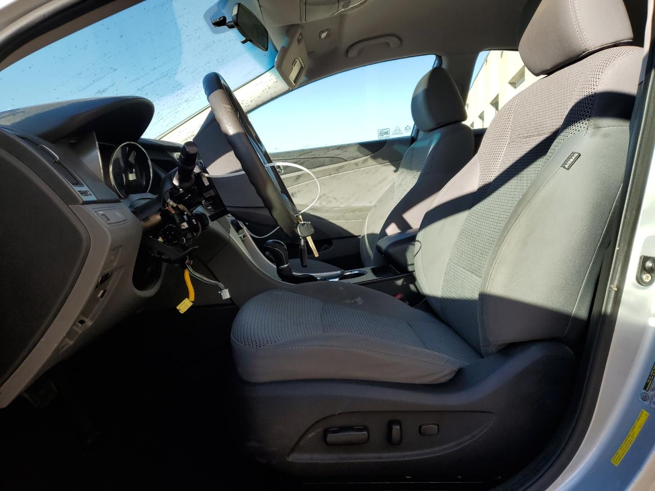2011 Hyundai Sonata - Image 7