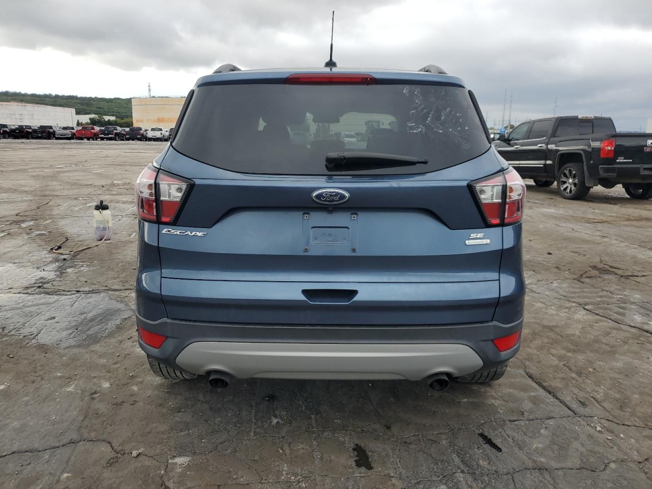 1FMCU0GD3JUC70131 2018 Ford Escape Se