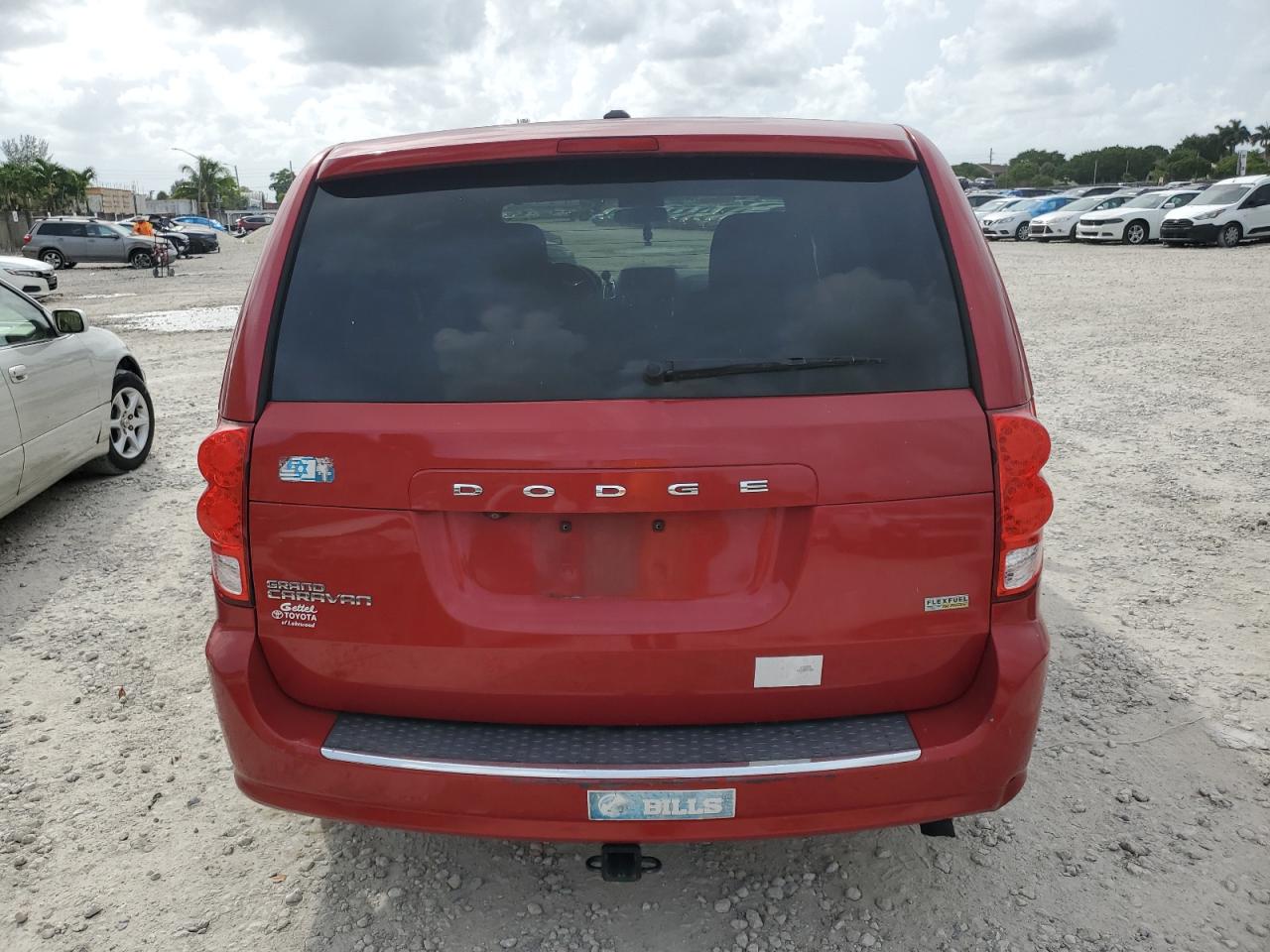 2C4RDGBG3FR710135 2015 Dodge Grand Caravan Se