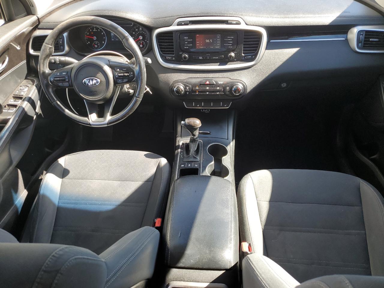 5XYPGDA52GG178170 2016 Kia Sorento Lx