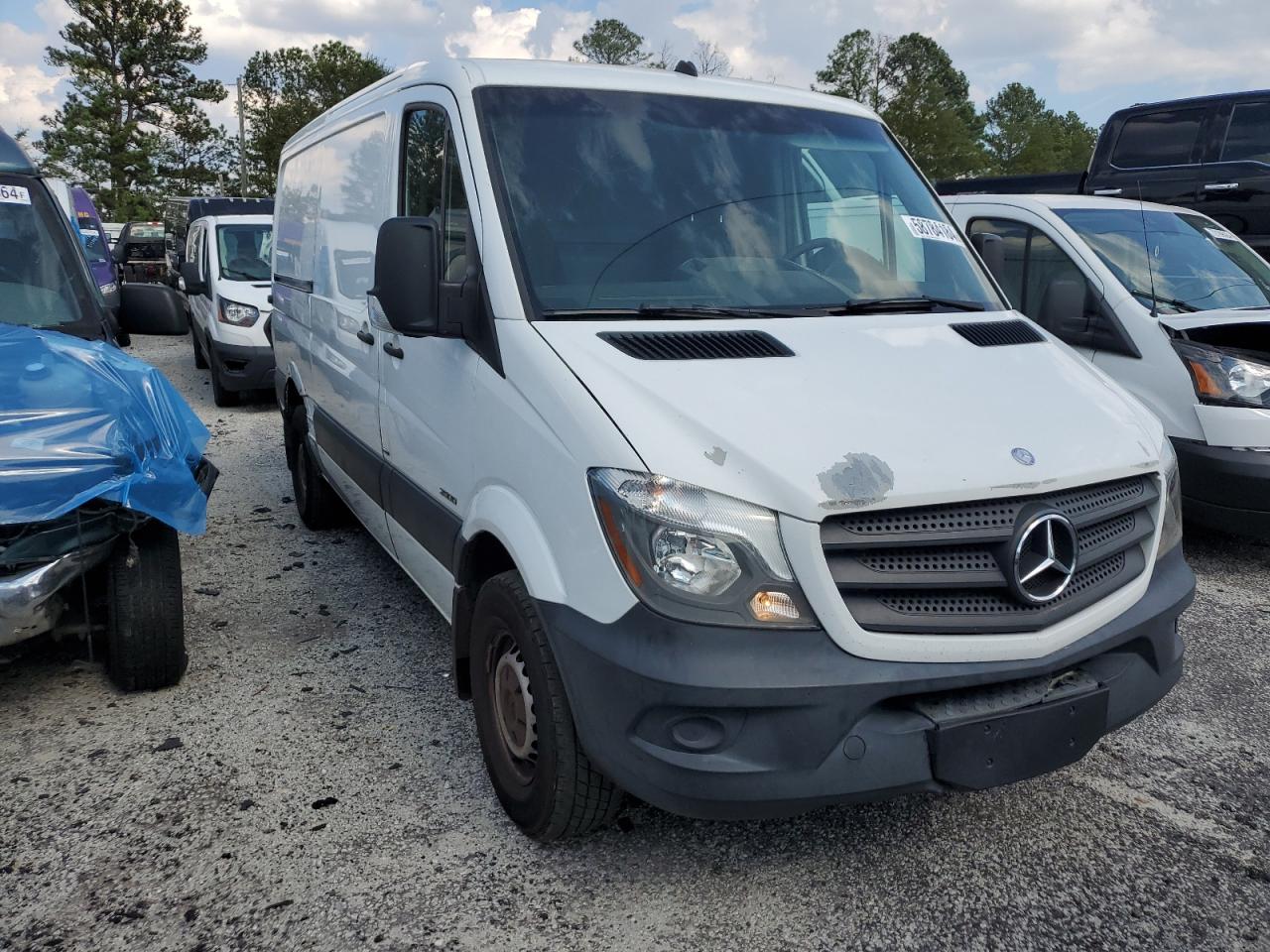 VIN WD3PE7CC9E5839910 2014 MERCEDES-BENZ SPRINTER no.4