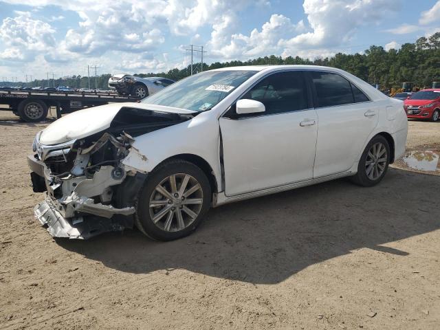 Sedans TOYOTA CAMRY 2013 Biały