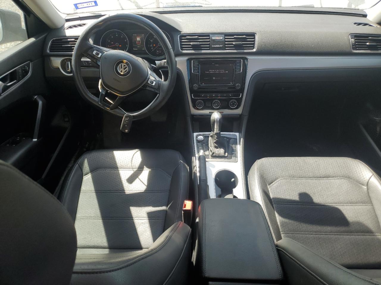 1VWLA7A30KC001756 2019 Volkswagen Passat Wolfsburg