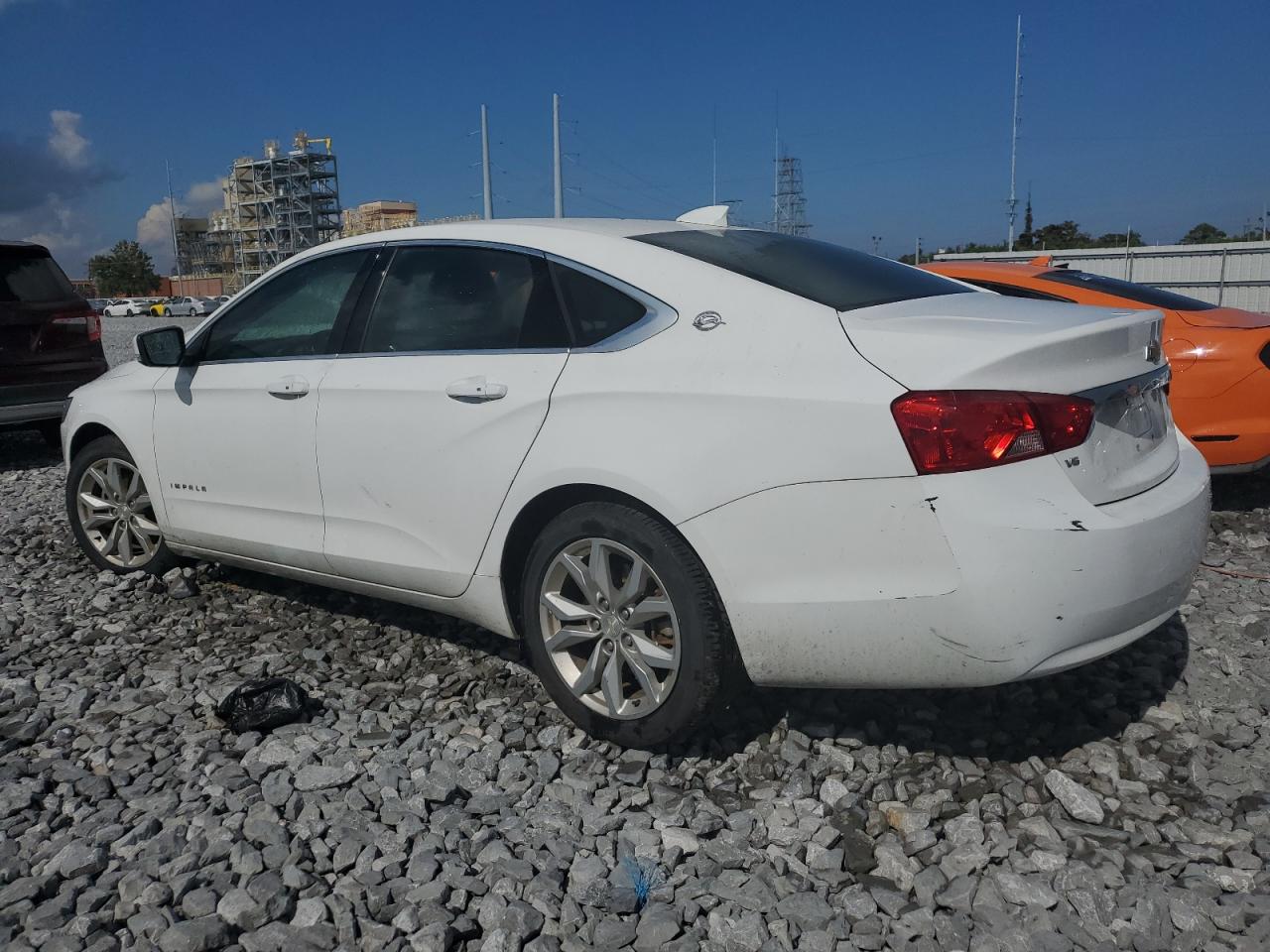 VIN 1G11Z5S37KU121398 2019 CHEVROLET IMPALA no.2