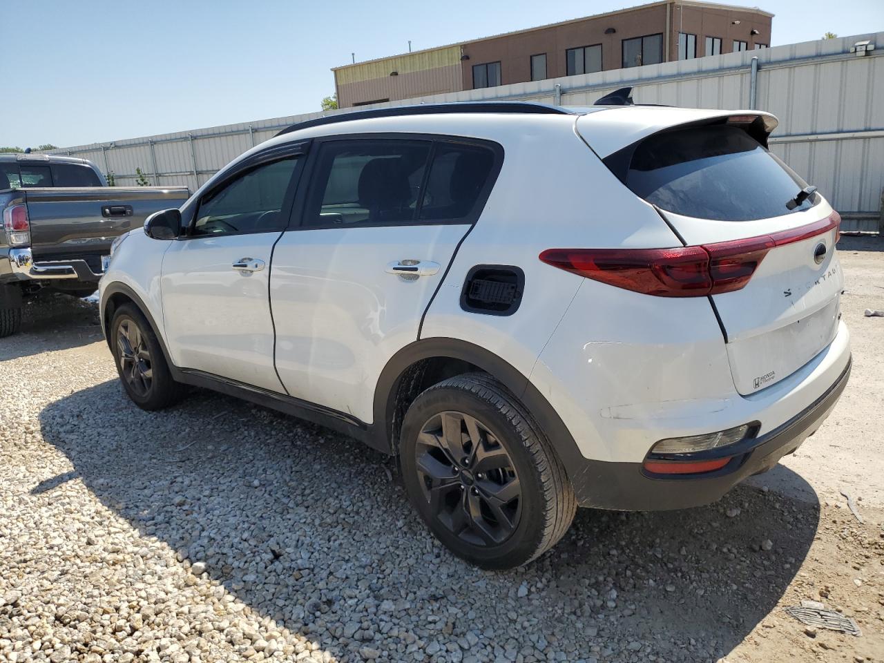 2022 Kia Sportage - Image 2