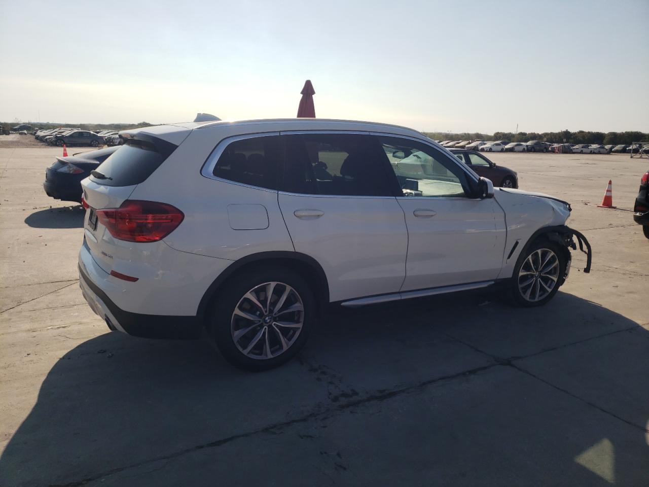 VIN 5UXTR7C55KLF30342 2019 BMW X3 no.3