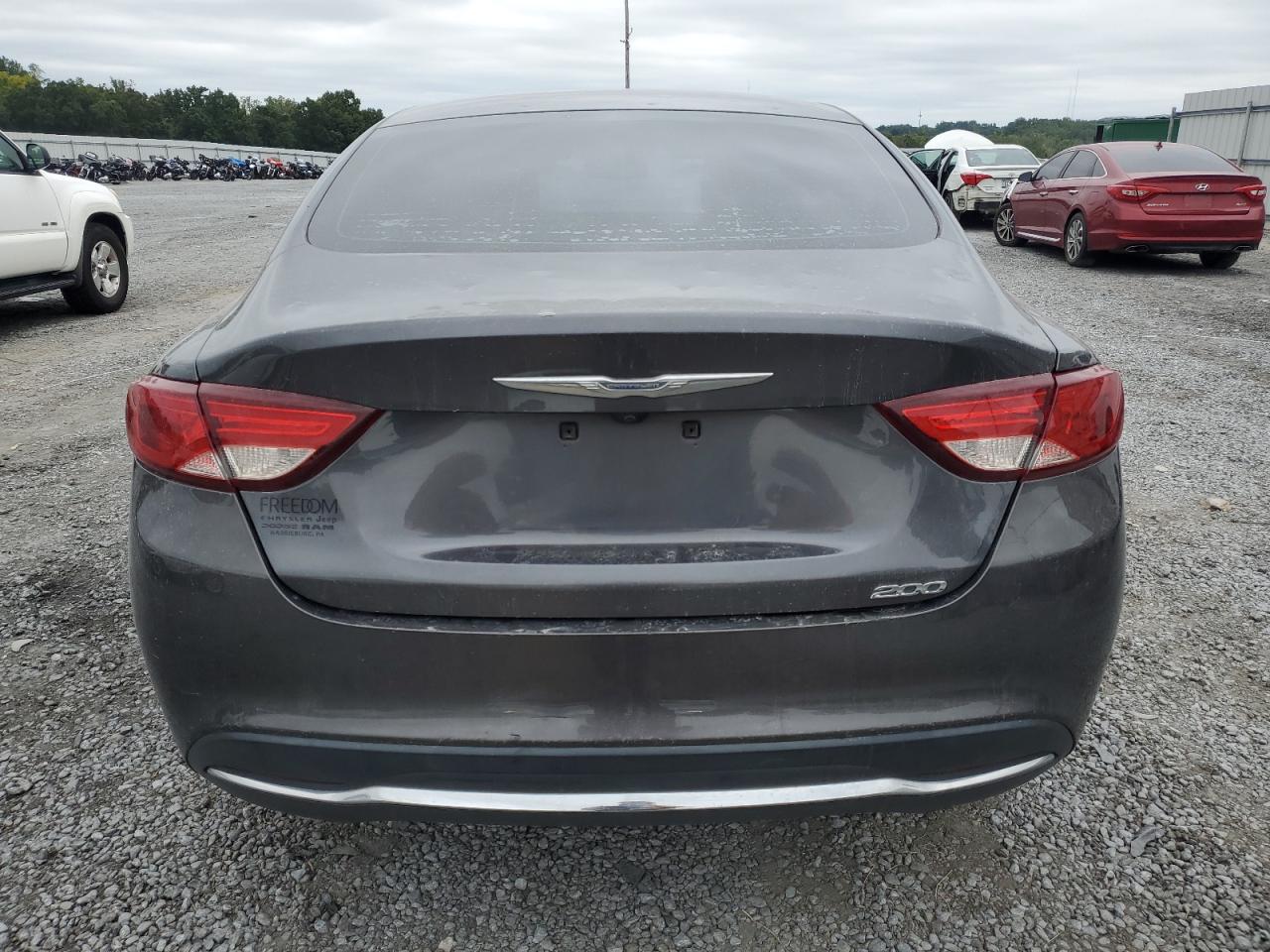 2016 Chrysler 200 - Image 6