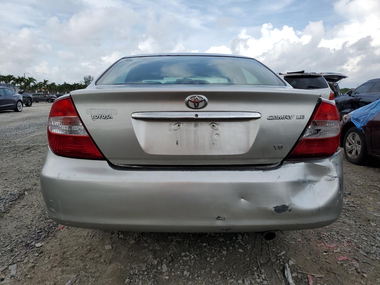 2004 Toyota Camry Le VIN: 4T1BF32K04U064833 Lot: 72568504