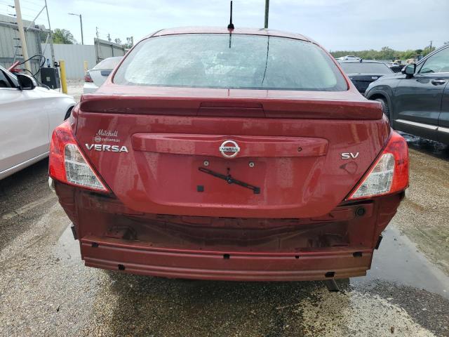  NISSAN VERSA 2018 Czerwony