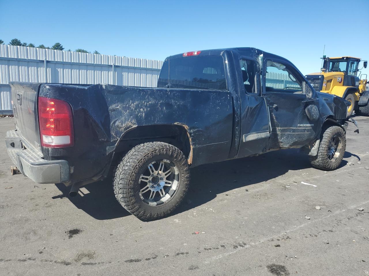 2013 GMC Sierra - Image 3