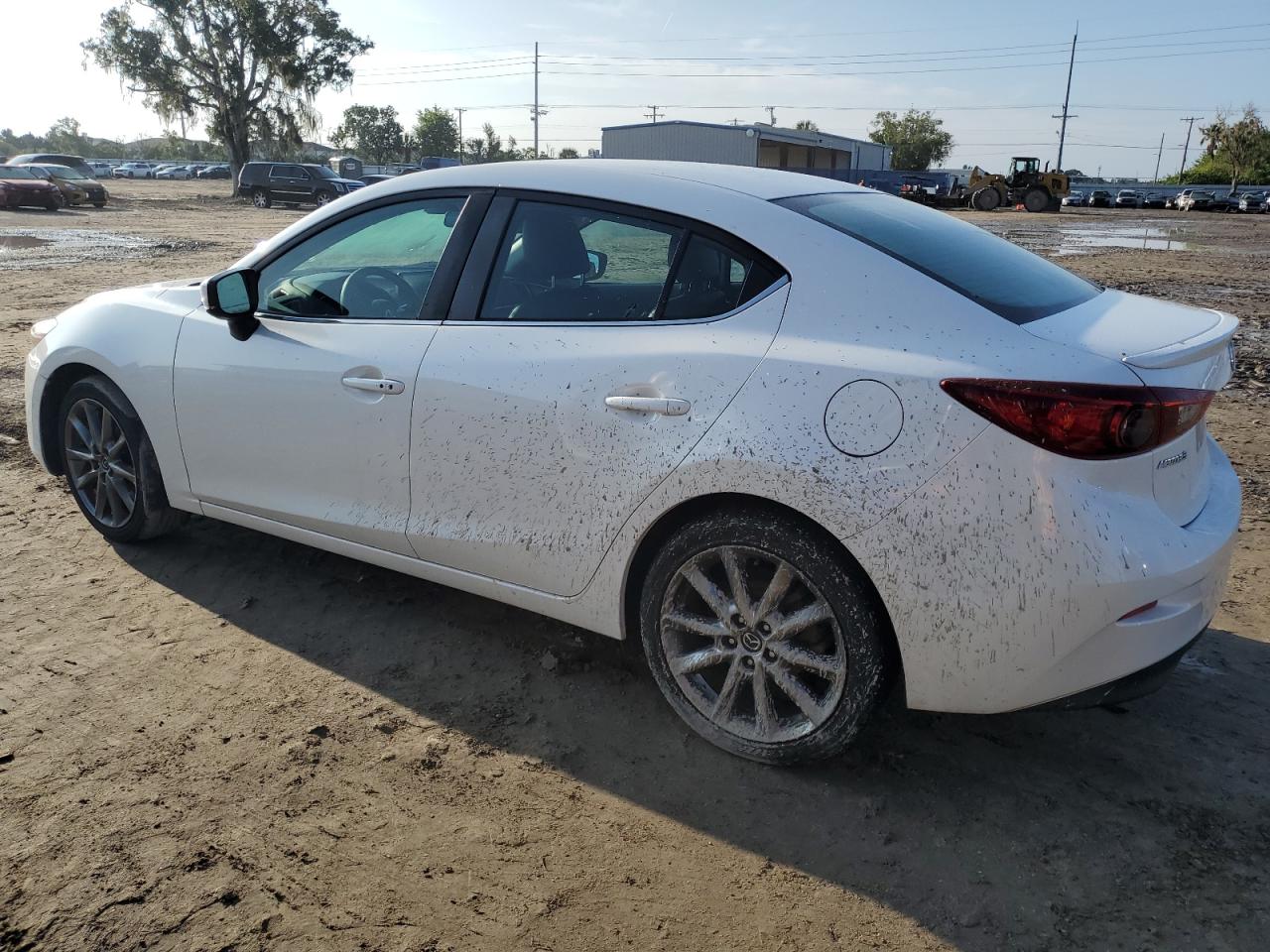 3MZBN1V30JM241877 2018 MAZDA 3 - Image 2