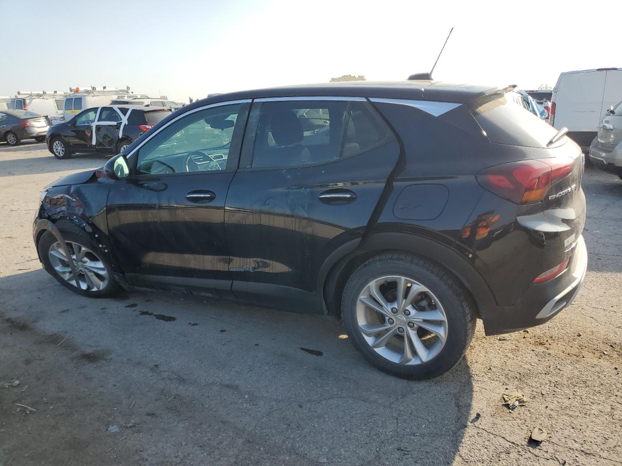 KL4MMBS26LB081184 2020 BUICK ENCORE - Image 2