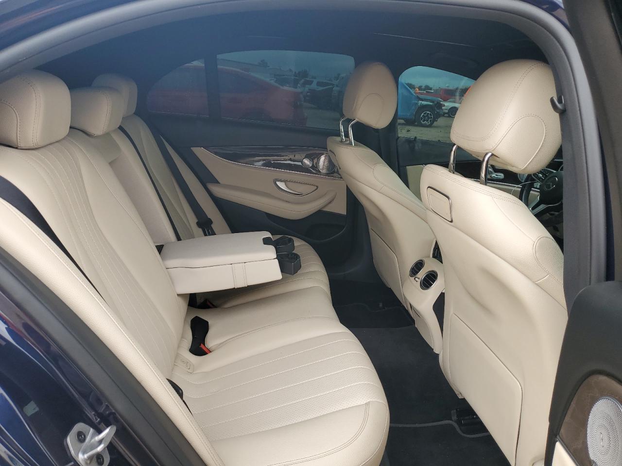 2019 Mercedes-Benz E 300 VIN: WDDZF4JB5KA673057 Lot: 70956774