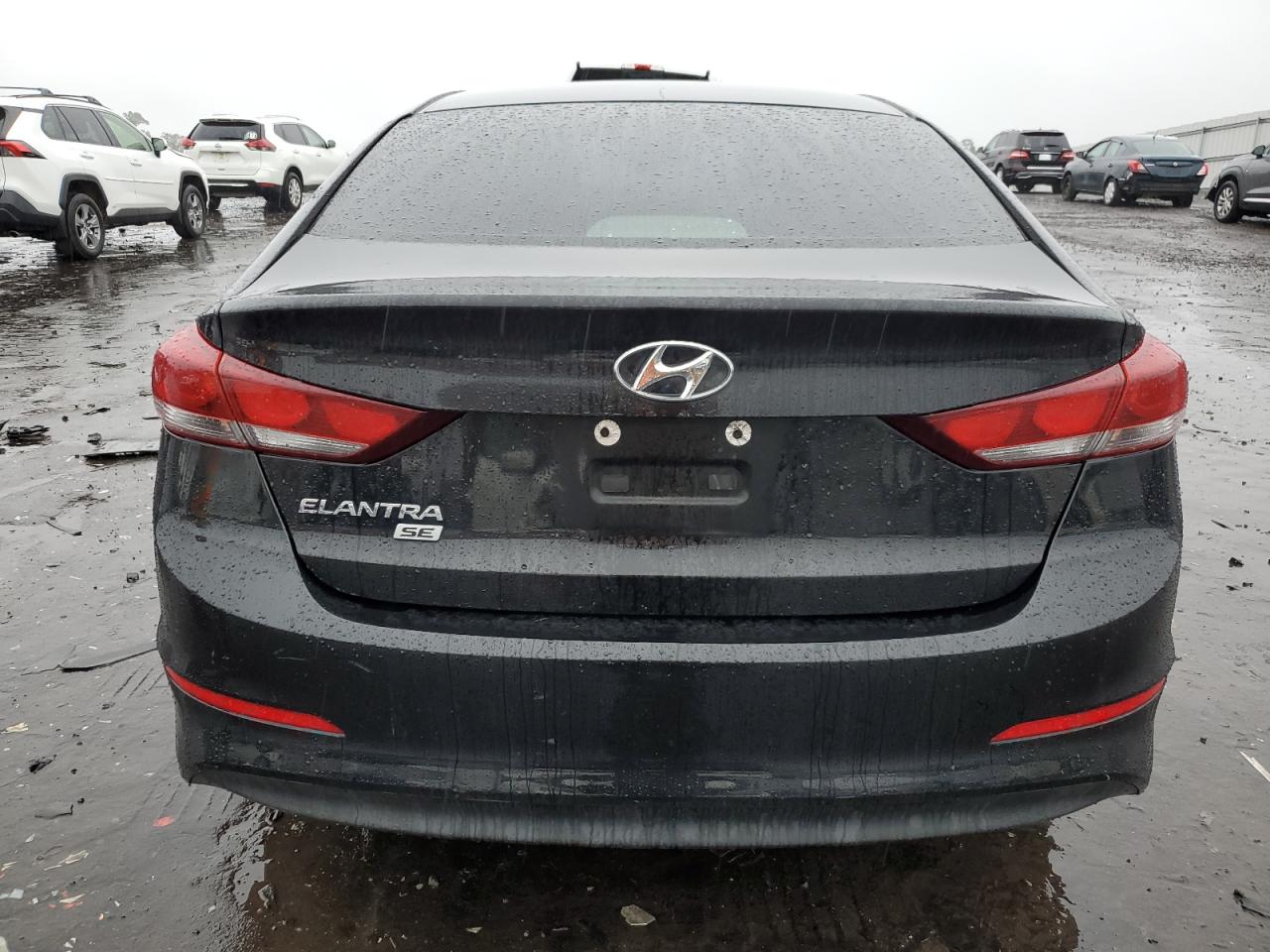 KMHD74LF2JU470301 2018 Hyundai Elantra Se