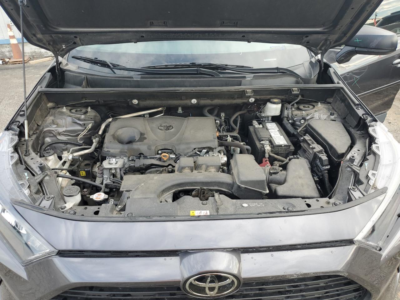 2T3H1RFV0NW215713 2022 Toyota Rav4 Le