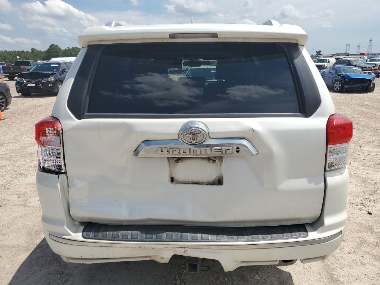 2010 Toyota 4Runner Sr5 VIN: JTEZU5JR4A5010892 Lot: 70006764