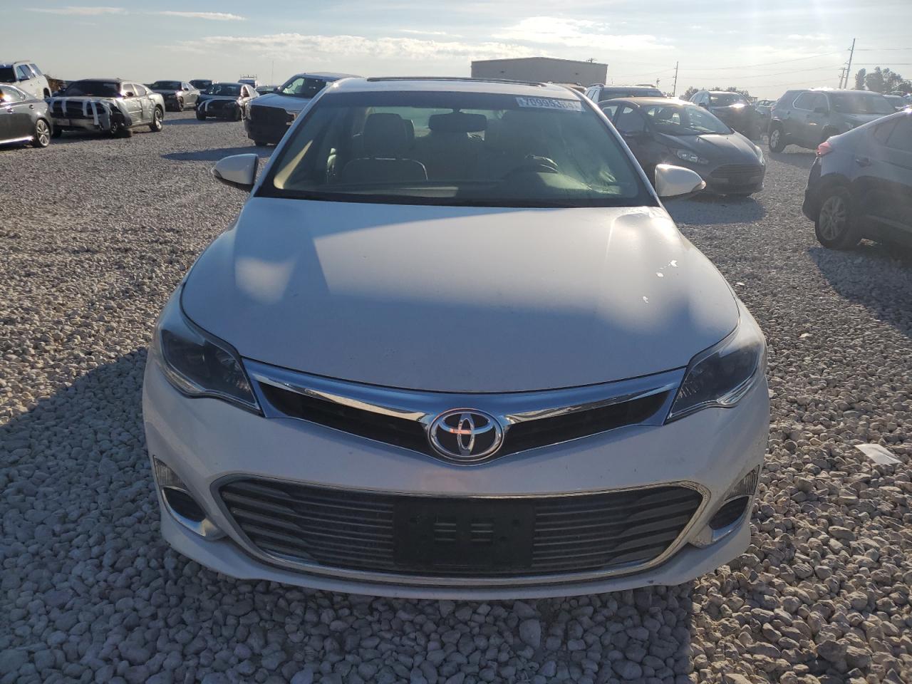 2014 Toyota Avalon - Image 5