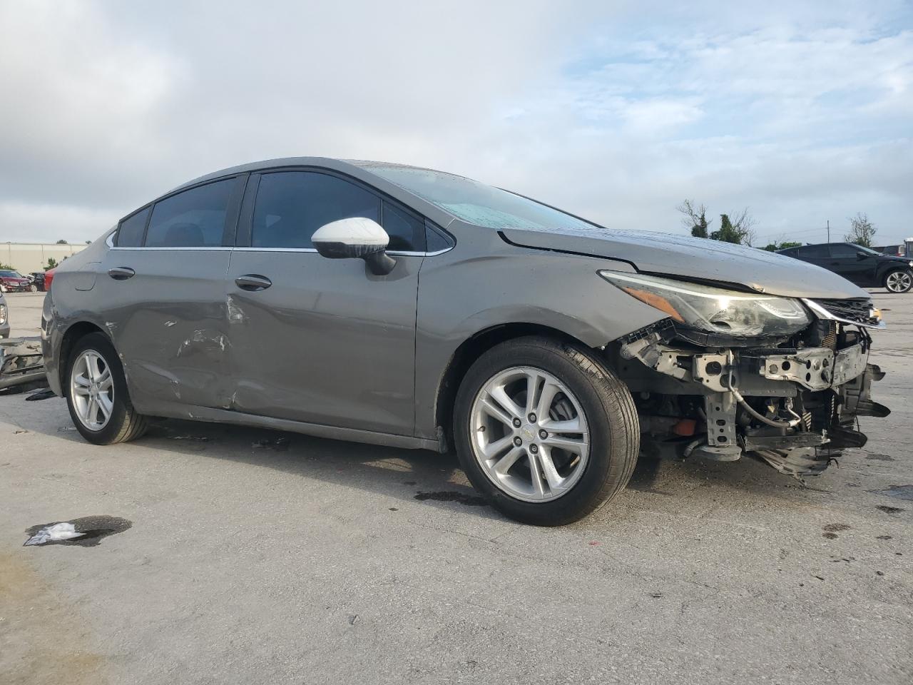 2017 Chevrolet Cruze - Image 4