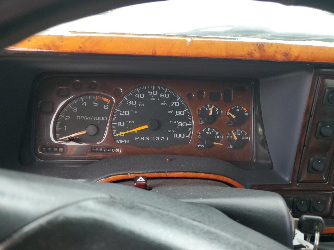 1996 Chevrolet Suburban C1500 VIN: 3GNEC16R2TG153351 Lot: 73415614