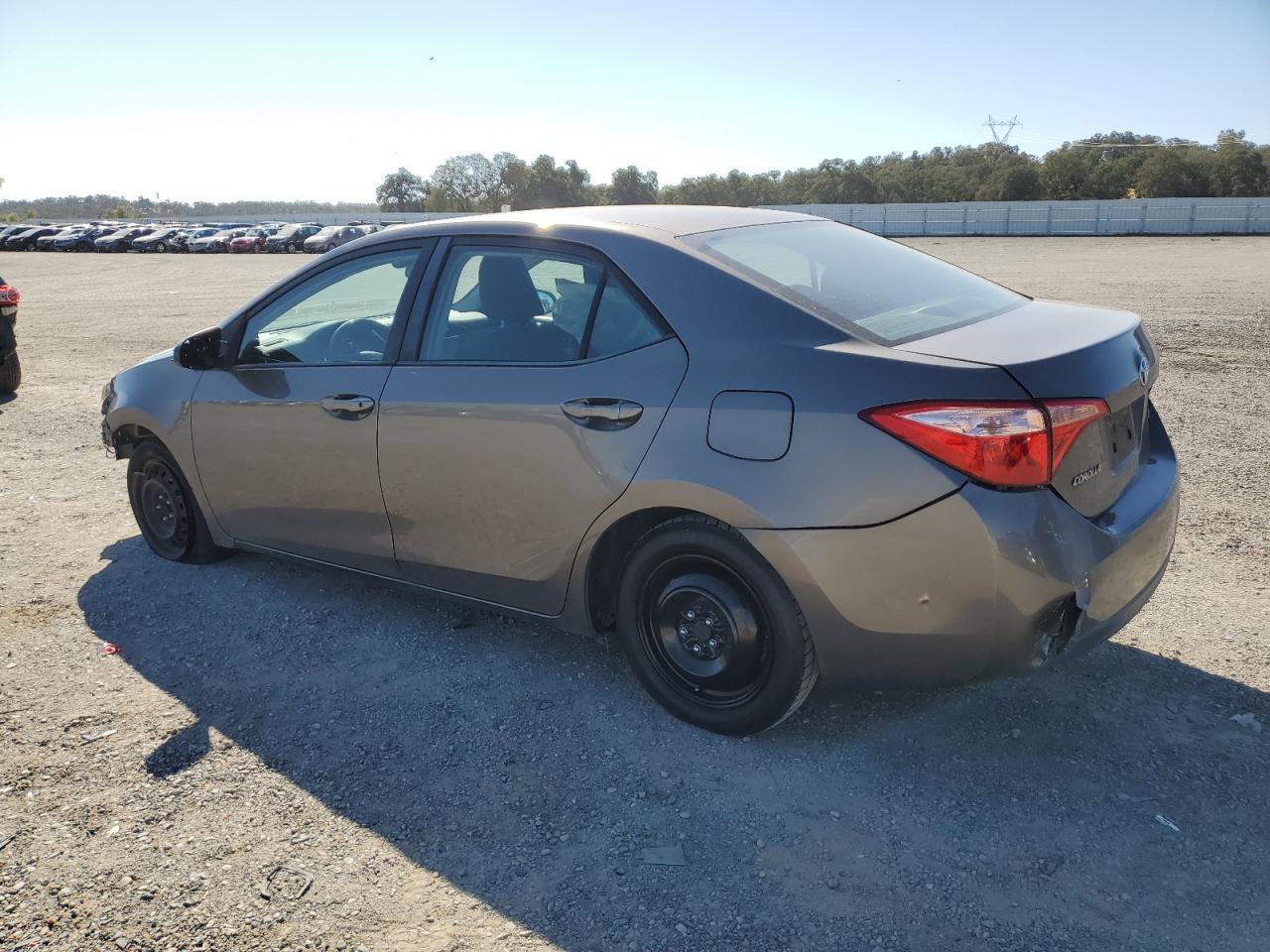 2T1BURHE8JC039931 2018 TOYOTA COROLLA - Image 2