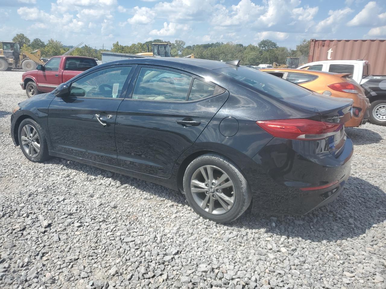 5NPD84LF7HH008290 2017 HYUNDAI ELANTRA - Image 2