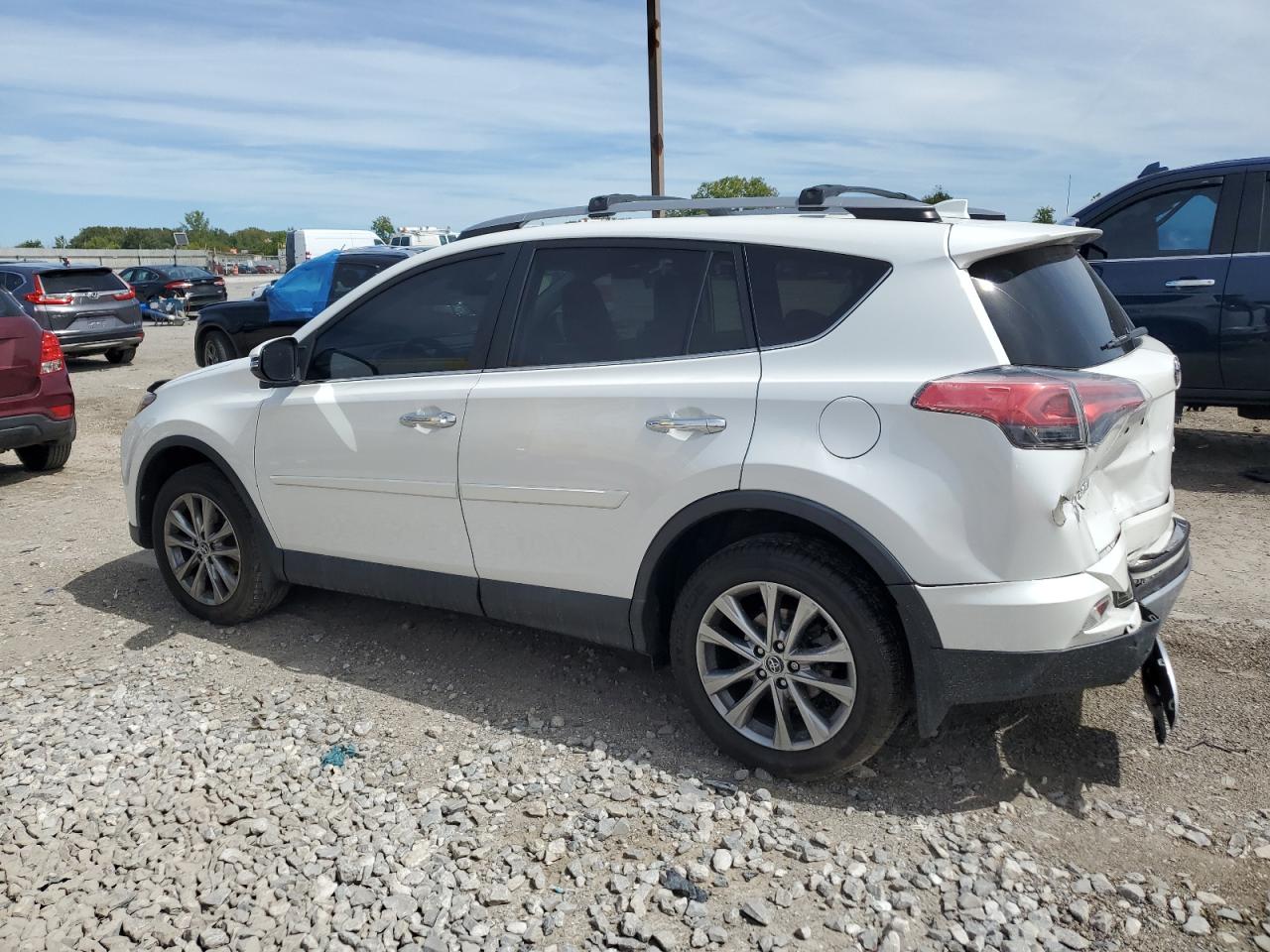 2T3DFREV3HW632345 2017 TOYOTA RAV 4 - Image 2