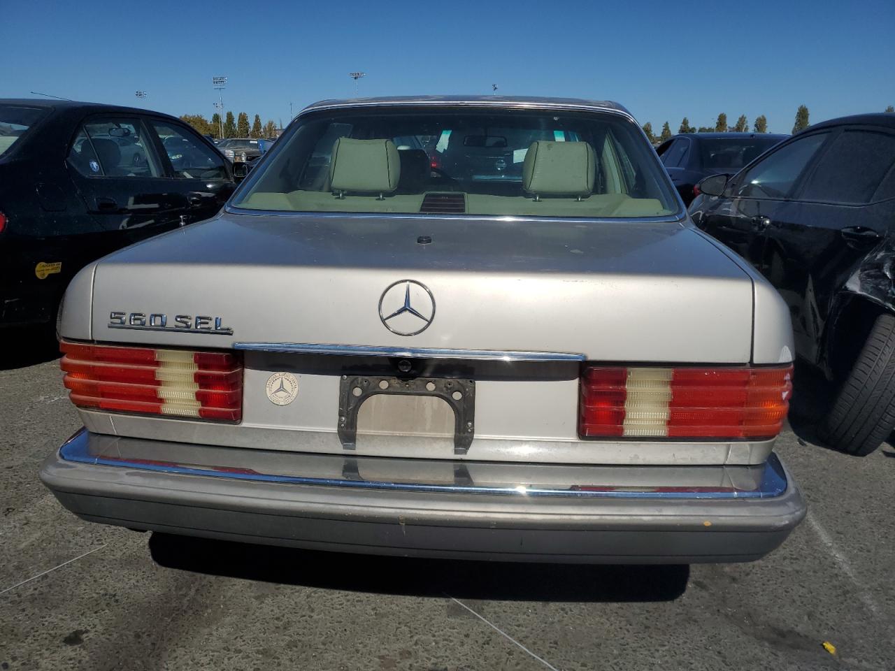 WDBCA39D7JA400066 1988 Mercedes-Benz 560 Sel