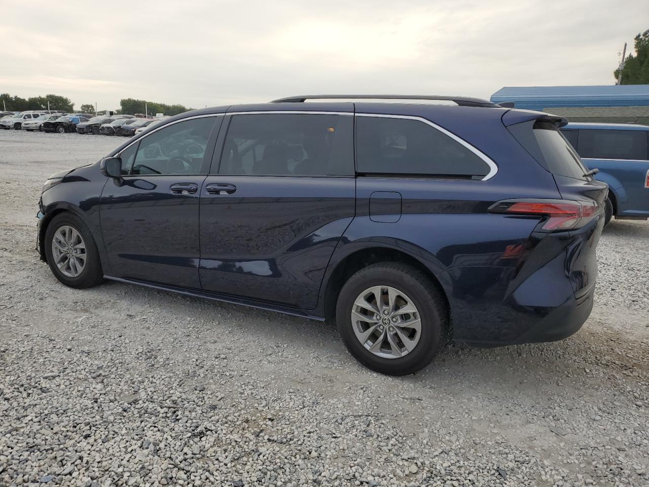 2022 Toyota Sienna Le VIN: 5TDKRKEC2NS105432 Lot: 71108124