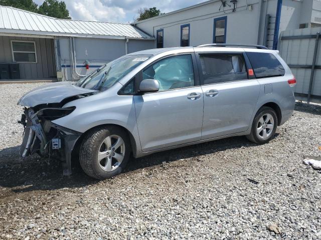 2014 Toyota Sienna Le იყიდება Prairie Grove-ში, AR - Front End