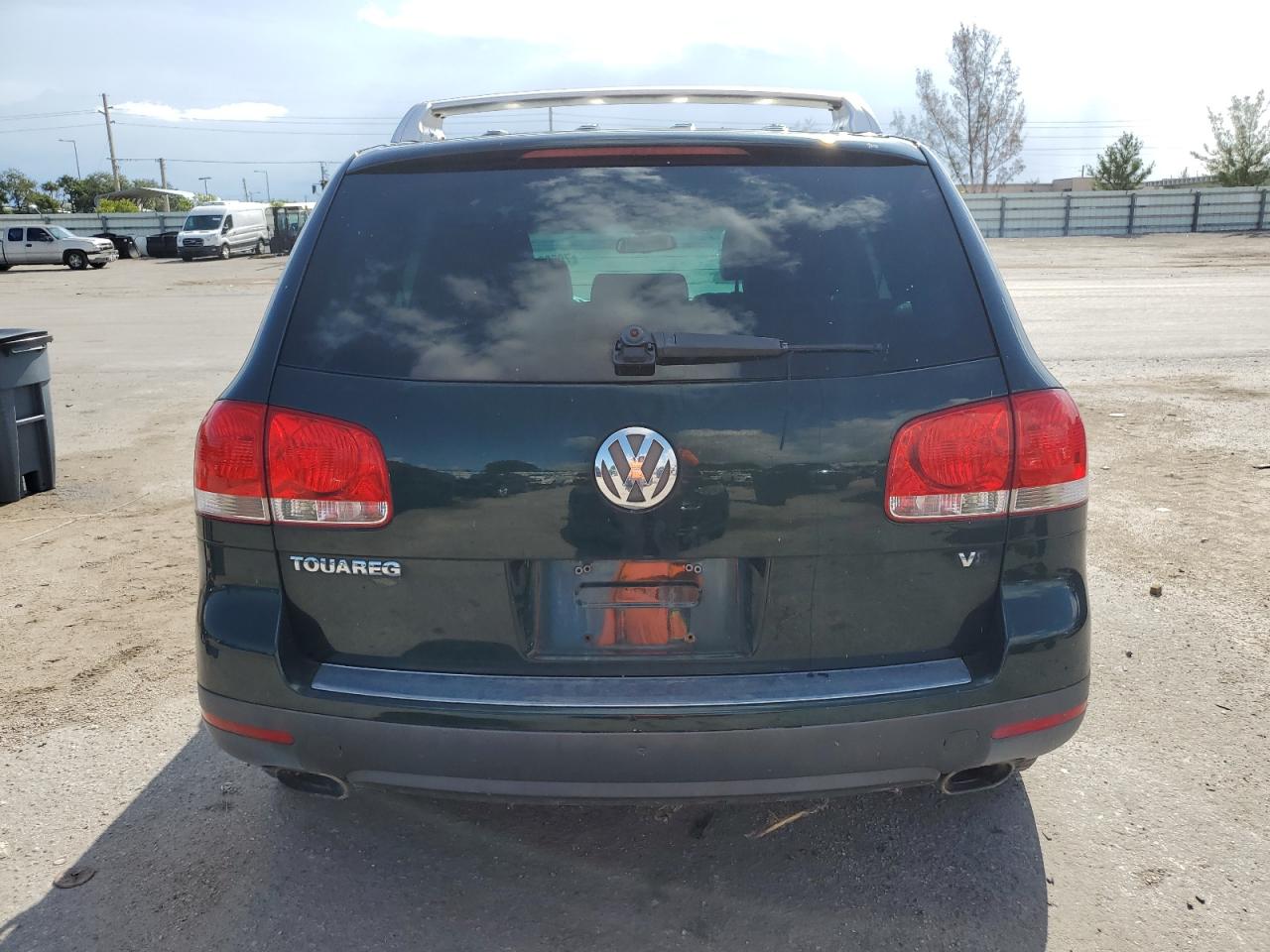 2004 Volkswagen Touareg 4.2 VIN: WVGCM67L54D003295 Lot: 70683444