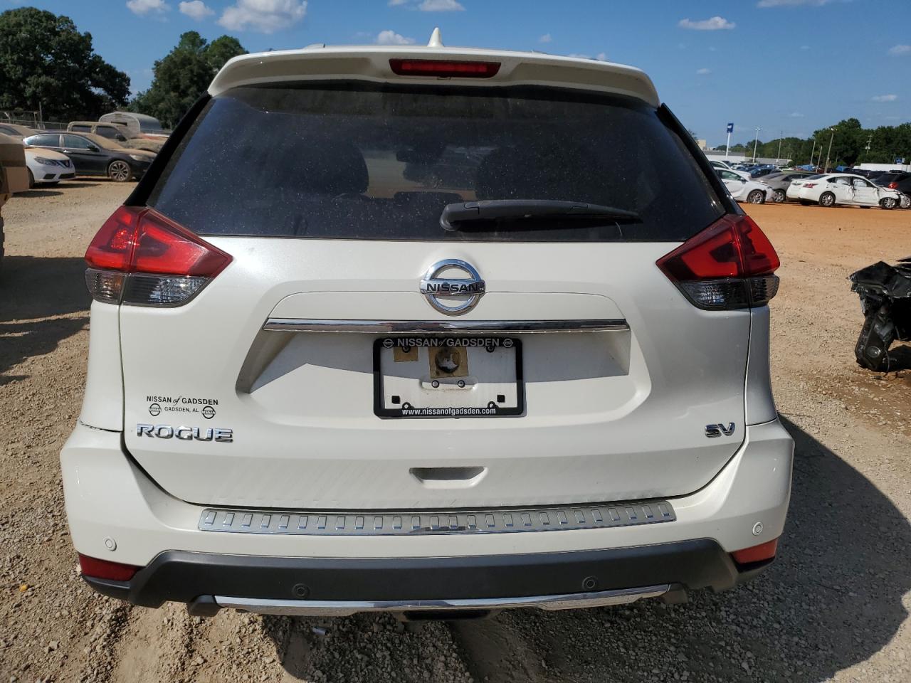 2020 Nissan Rogue S VIN: JN8AT2MT3LW001399 Lot: 70404504