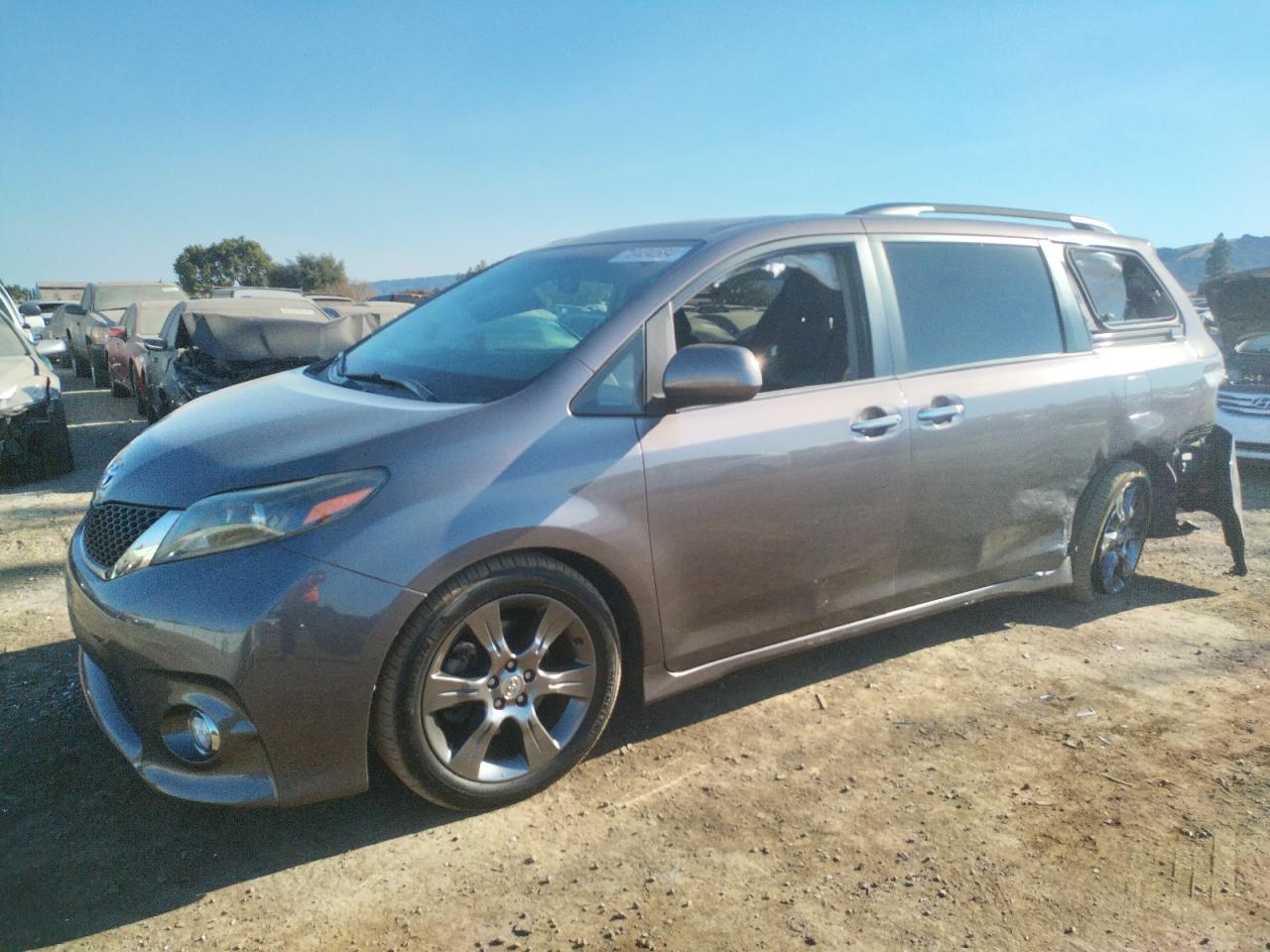 5TDXK3DC7FS669547 2015 TOYOTA SIENNA - Image 1