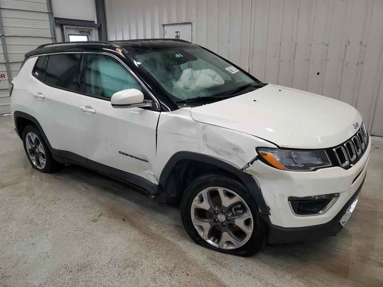 3C4NJDCB2LT228354 Jeep Compass LI 4