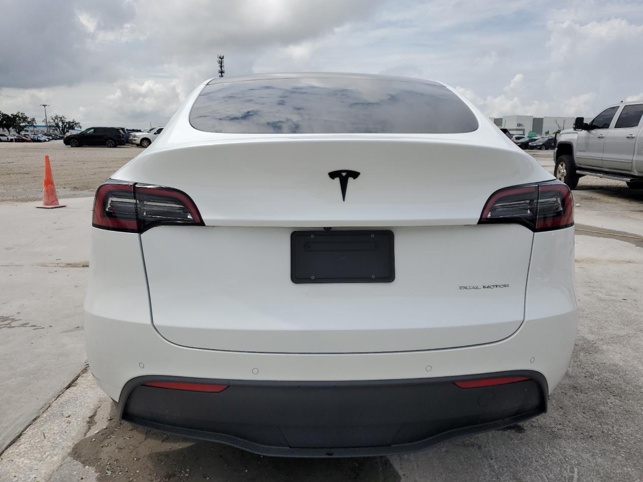 2021 Tesla Model Y VIN: 5YJYGDEE2MF176257 Lot: 70717114