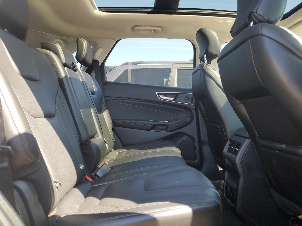 2019 Ford Edge - Image 11