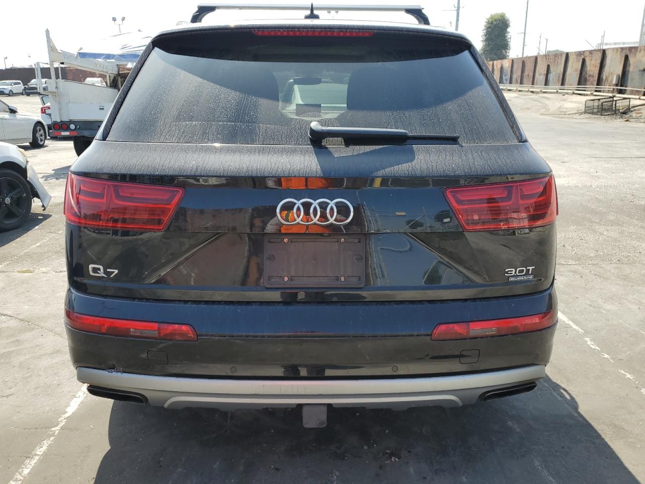 WA1LAAF73HD015496 2017 Audi Q7 Premium Plus