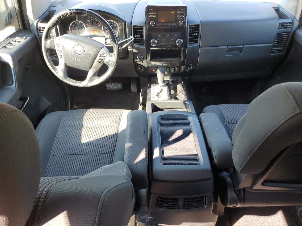 1N6BA0EC3DN305832 2013 Nissan Titan S