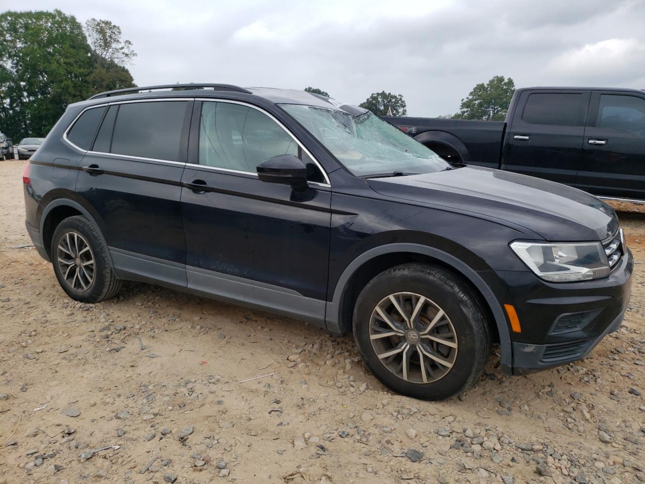 3VV3B7AX0KM159484 2019 Volkswagen Tiguan Se