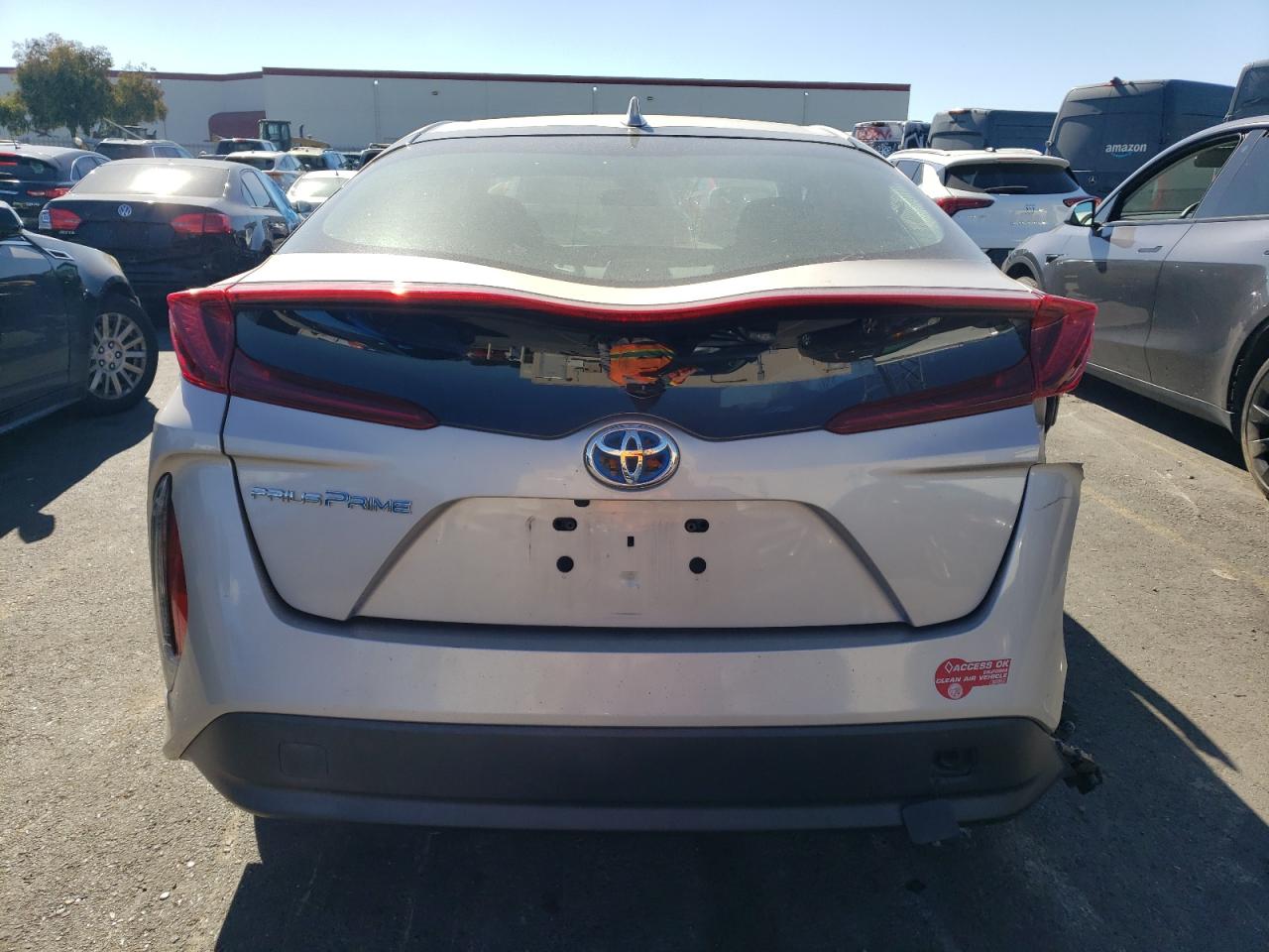 JTDKARFP8J3097852 2018 Toyota Prius Prime