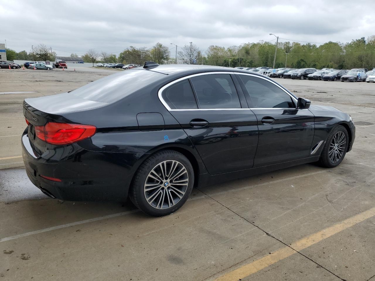 VIN WBAJE5C53KWW07002 2019 BMW 5 SERIES no.3