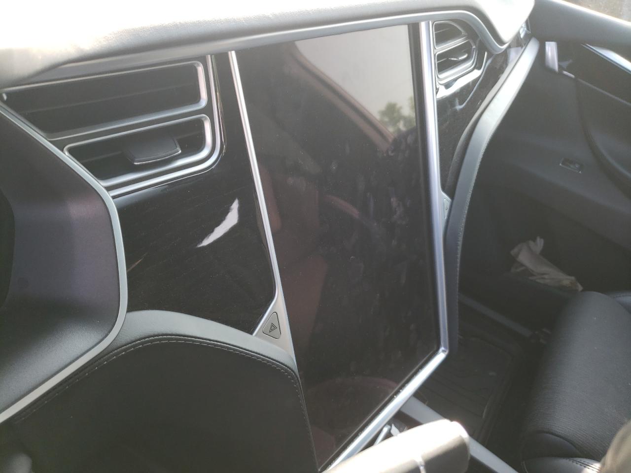 2018 Tesla Model X VIN: 5YJXCDE24JF088805 Lot: 70870544