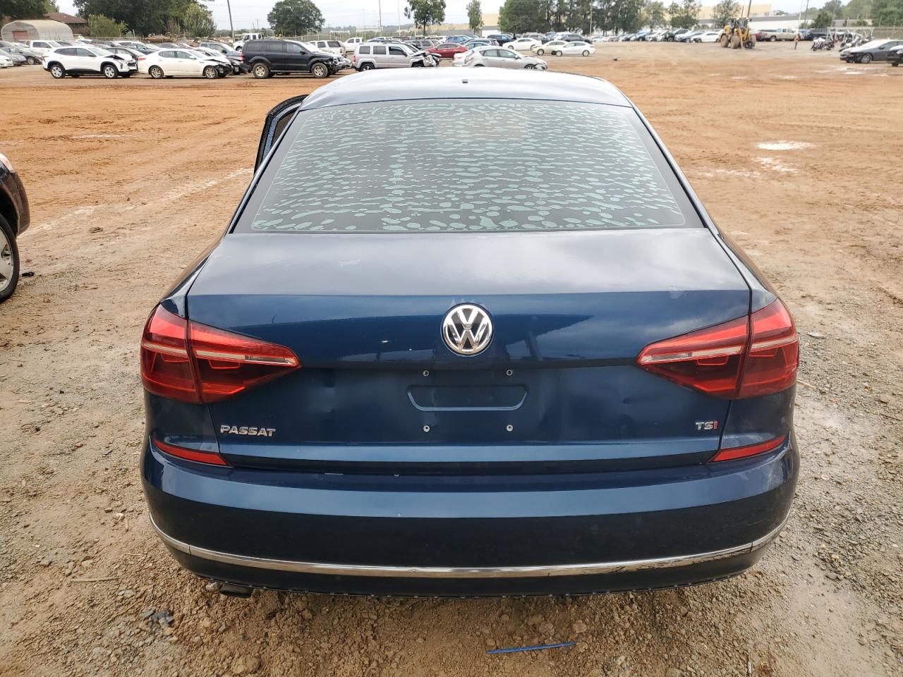 1VWAA7A38JC009769 2018 Volkswagen Passat S