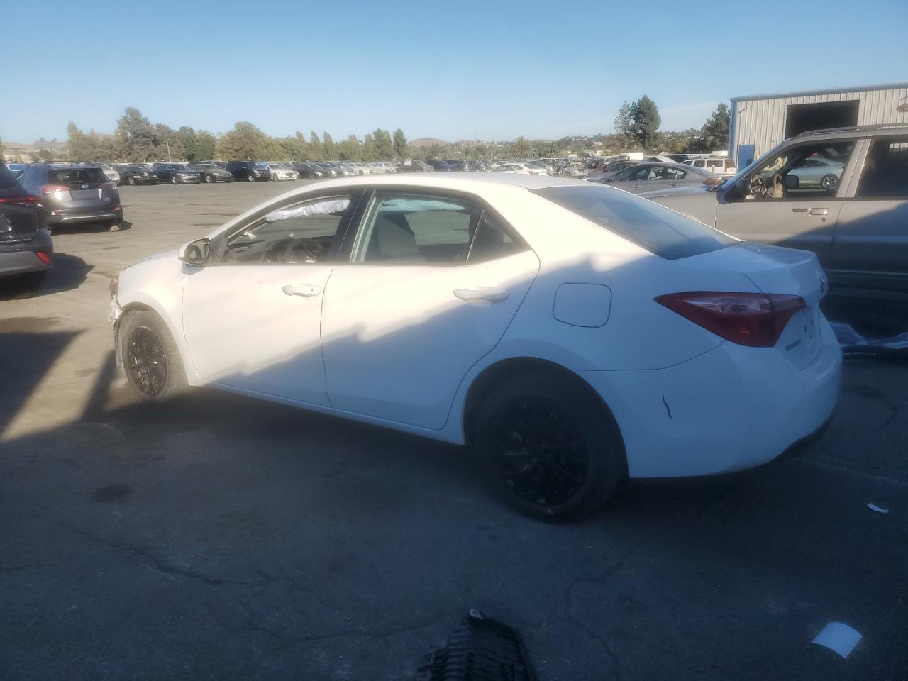 VIN 5YFBURHE6JP745182 2018 TOYOTA COROLLA no.2