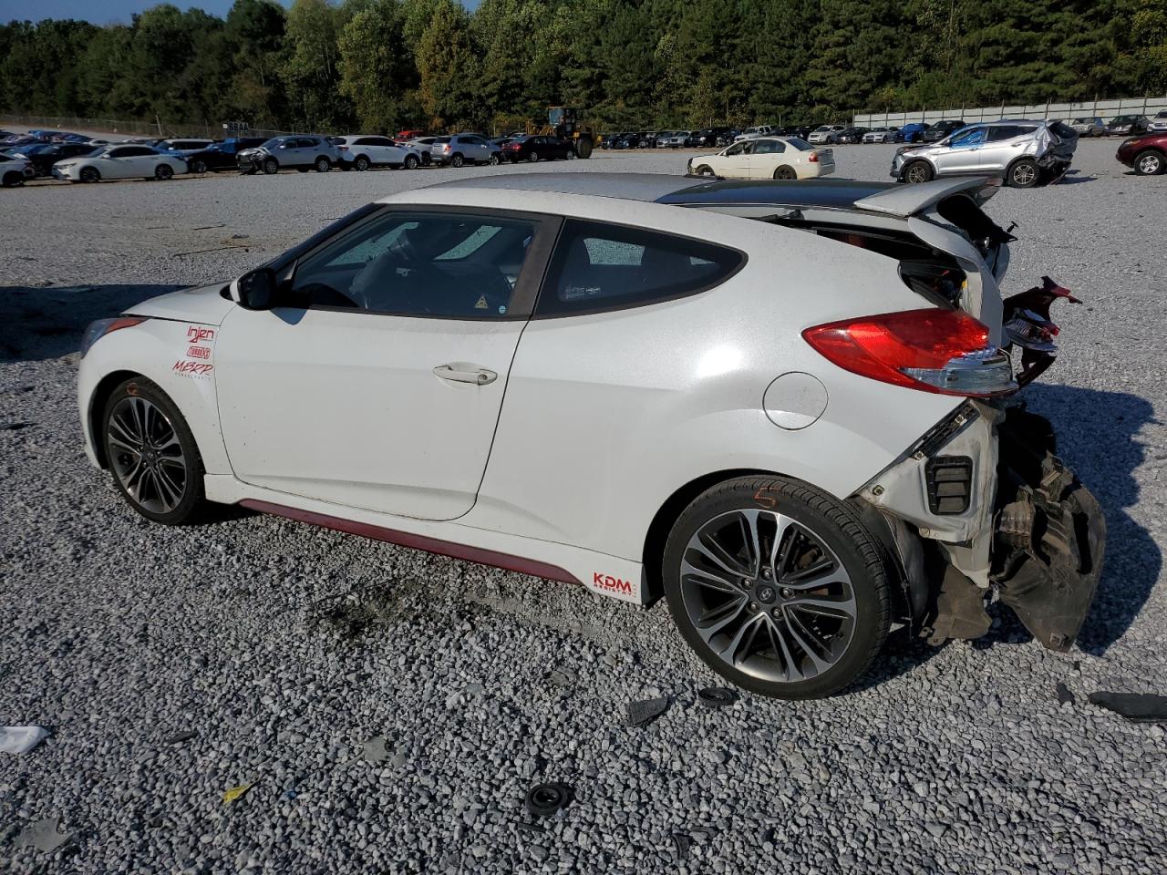 2016 Hyundai Veloster - Image 2