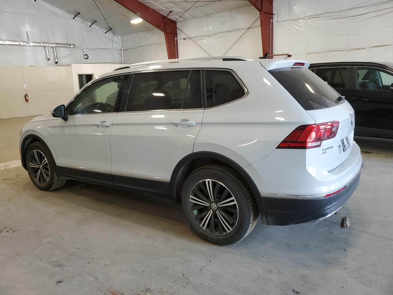 3VV2B7AX1JM027196 2018 VOLKSWAGEN TIGUAN - Image 2